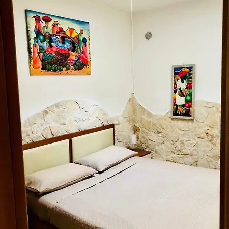 C.b.guesthouse * バーリ