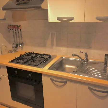 C.b.guesthouse * Бари