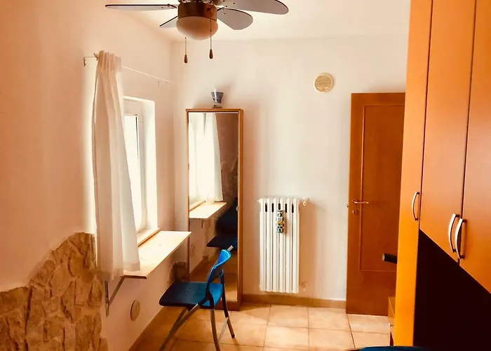 C.b.guesthouse *